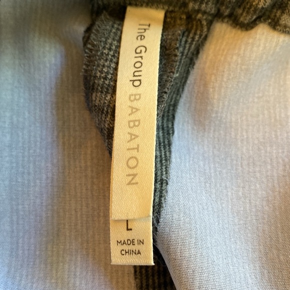 Aritzia Babaton grey plaid pull on mid rise cropped jimmy pants size large - Picture 6 of 8